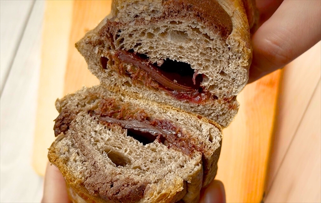 ショコラデニッシュラズベリー断面