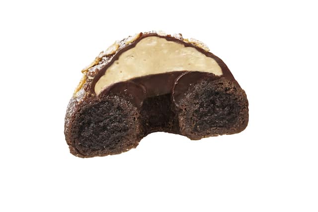 ミスド　トリュフショコラドーナツ プラリネ 断面