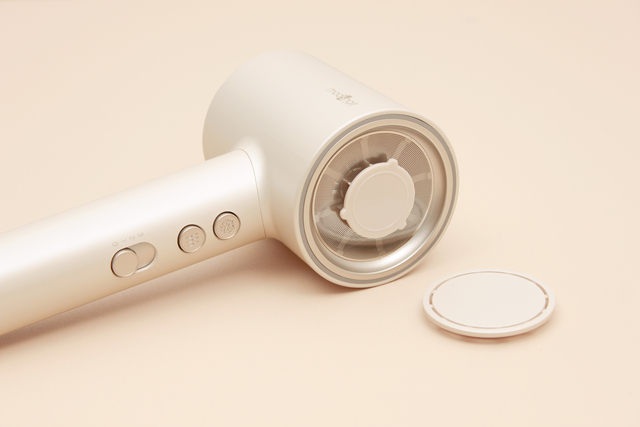 お手入れのしやすいフィルターカバー付き