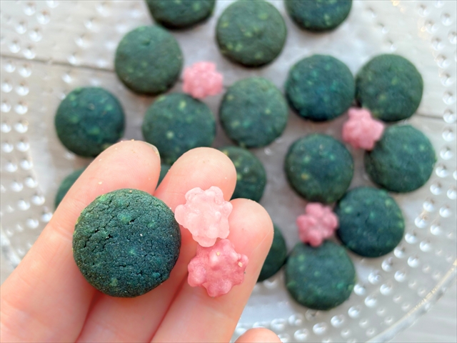 ブルーベリーチーズケーキ風サブレ、ワインの金平糖