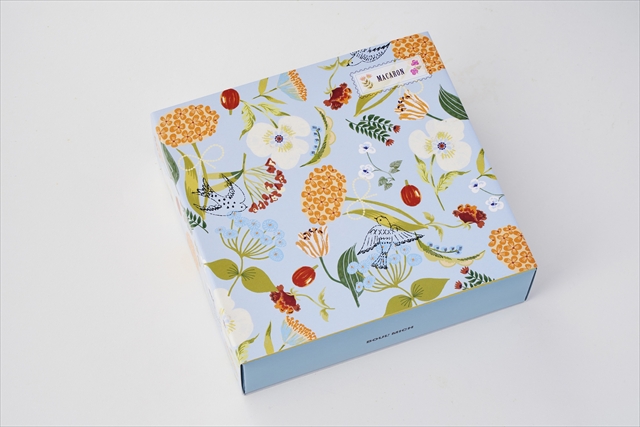 春の訪れをイメージした新色のパッケージ