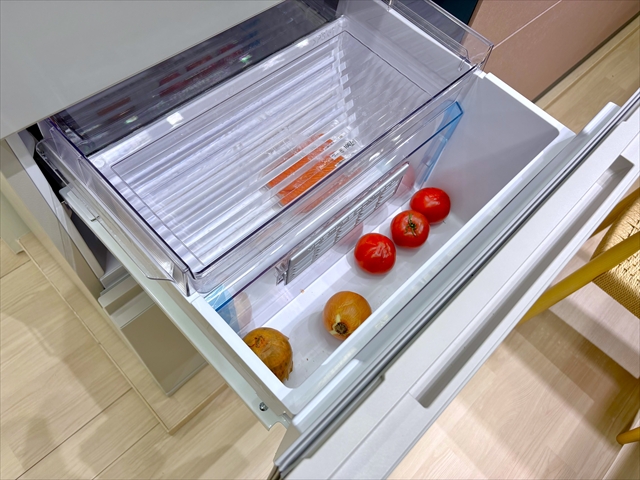 冷蔵庫　NR-C33JS2　２