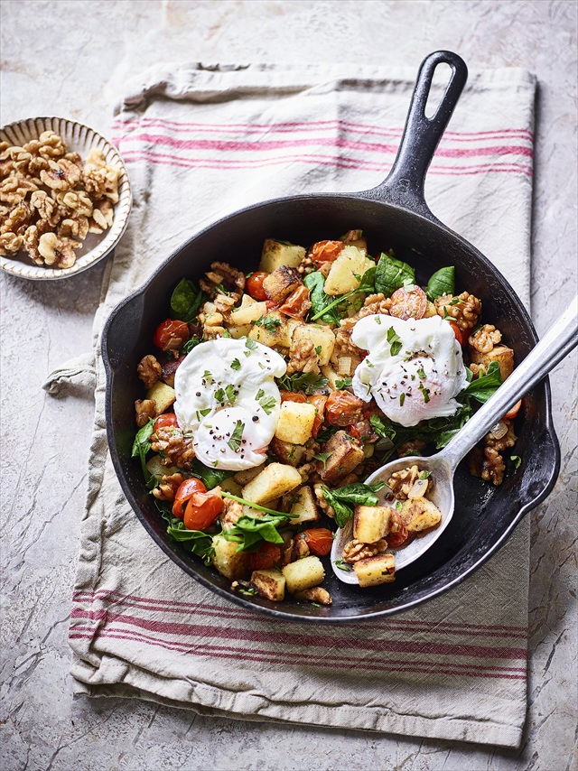 カリフォルニアくるみ、パンチェッタとモッツァレラチーズのサラダ