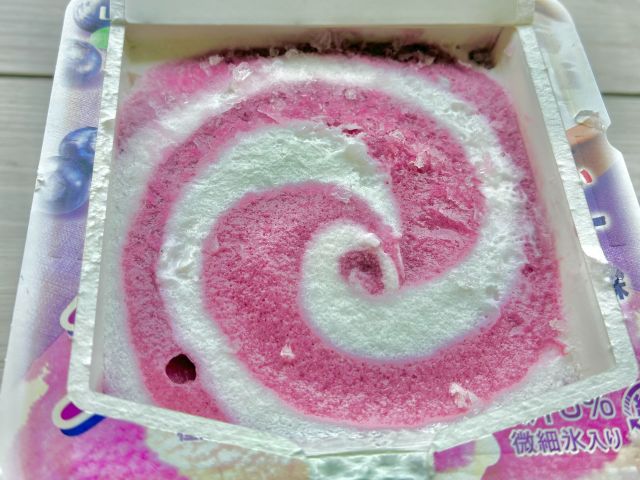 爽ブルーベリーヨーグルト味中身