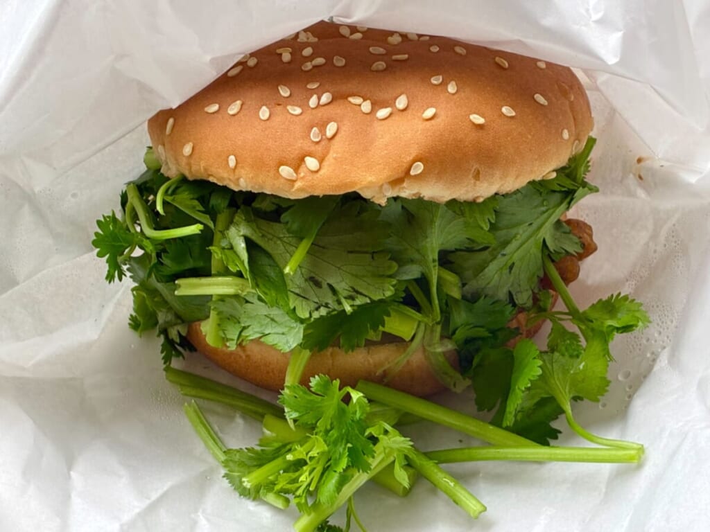 パクチーチキンバーガー　フレッシュネスバーガー　