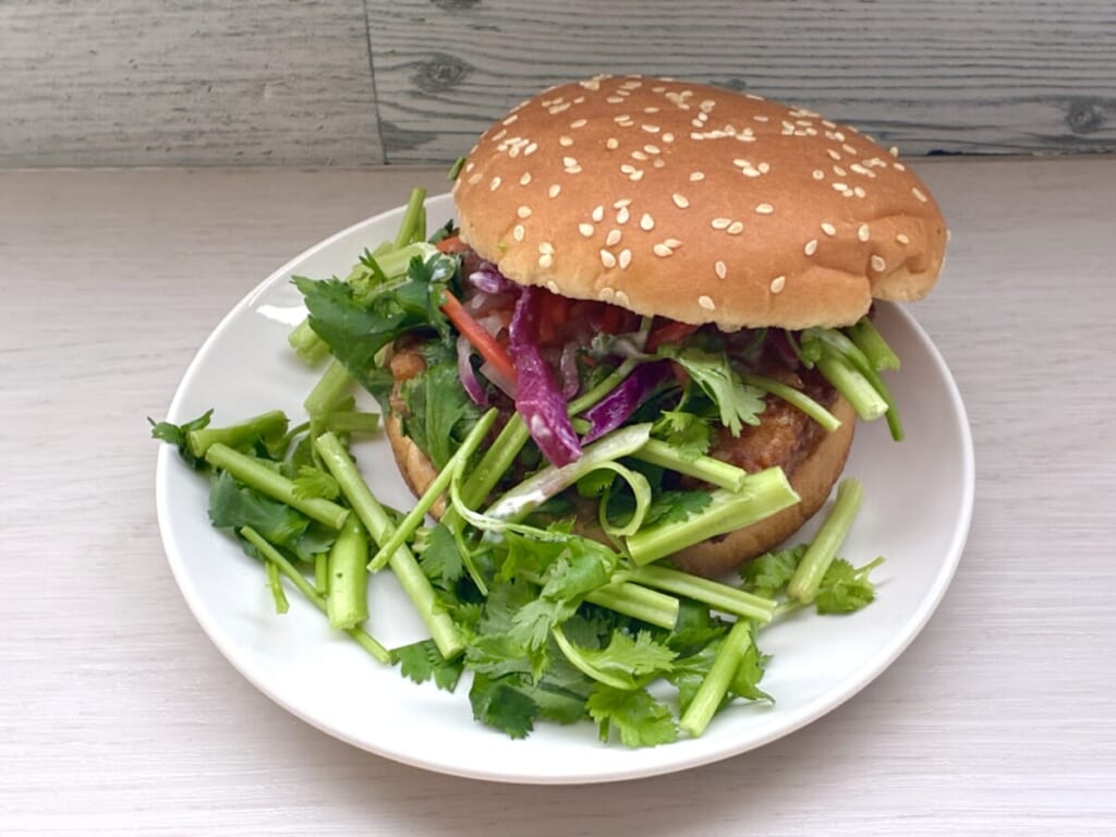 パクチーチキンバーガー　フレッシュネスバーガー　バインミー