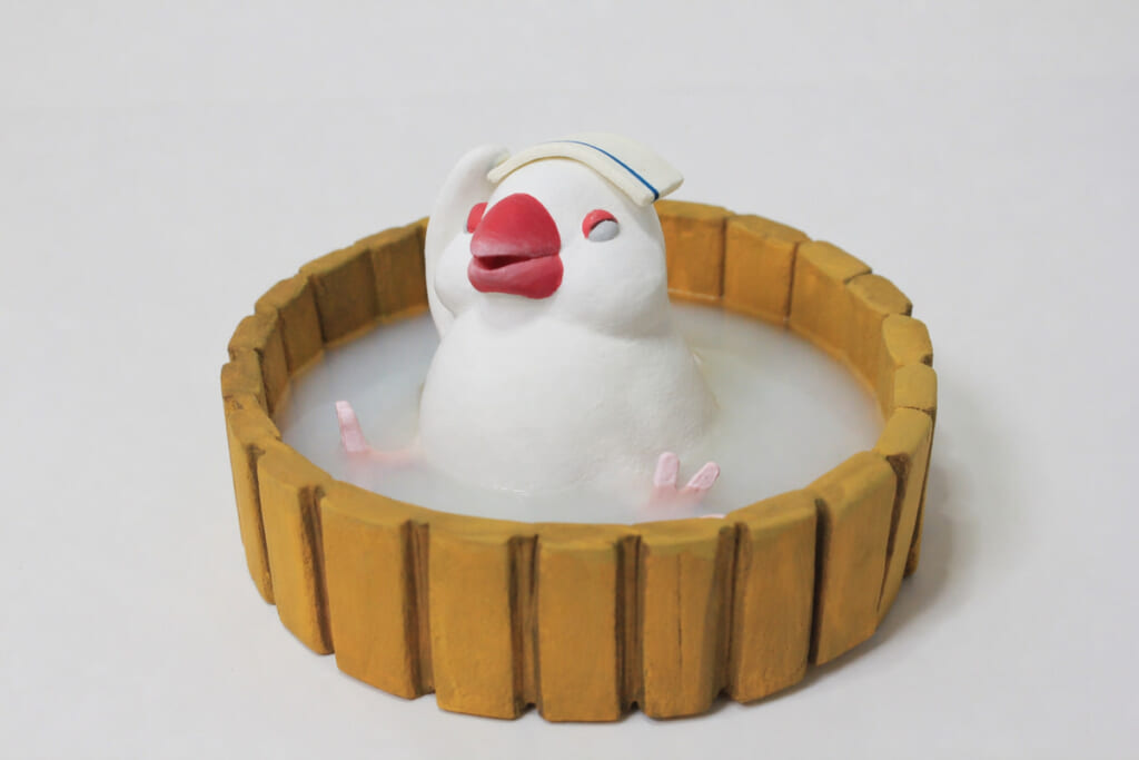 白文鳥パッケージに使用した、立体造形作家 midonos.制作の白文鳥の粘土細工