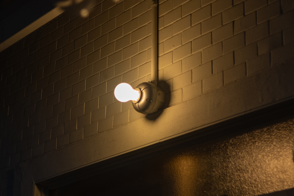 CAST ALUMINUM LAMP