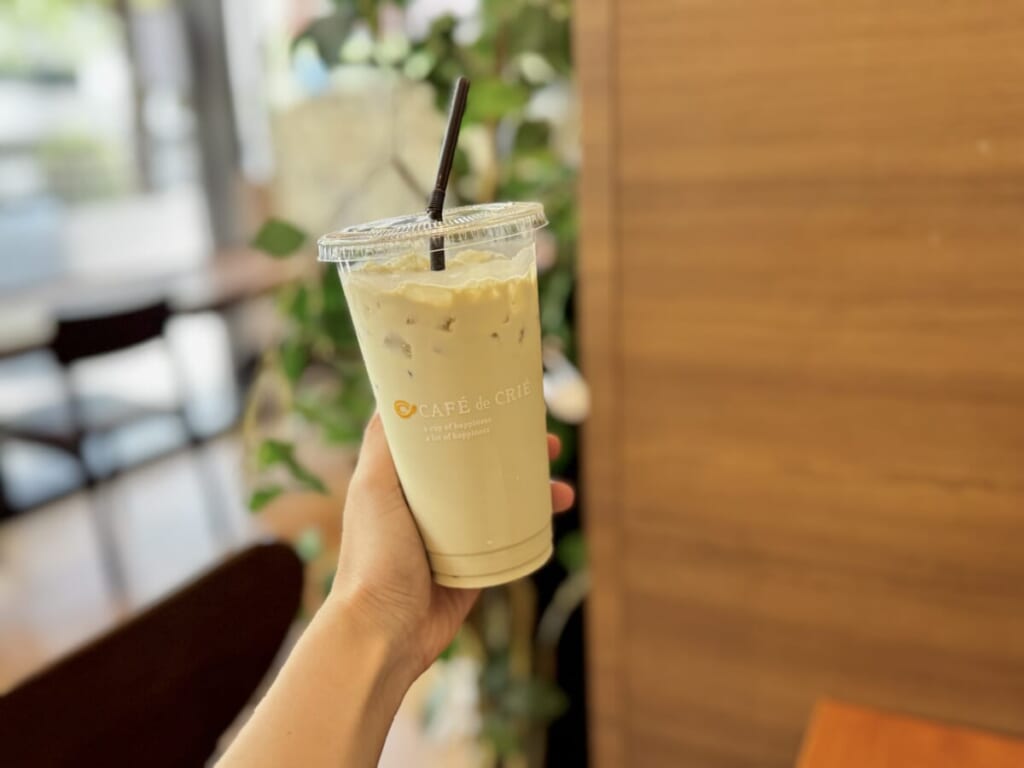 カフェ・ド・クリエの「ジャスミンティーラテ」