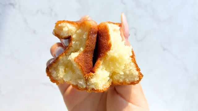 バター餅　割っている様子2