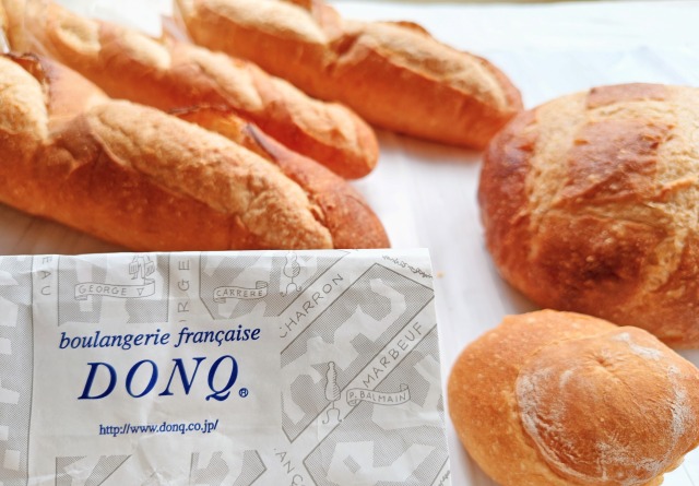 ベーカリー「DONQ」フランスパン2