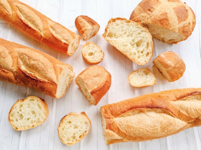 ベーカリー「DONQ」フランスパン