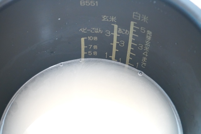 電解水素水でお米を洗った研ぎ汁
