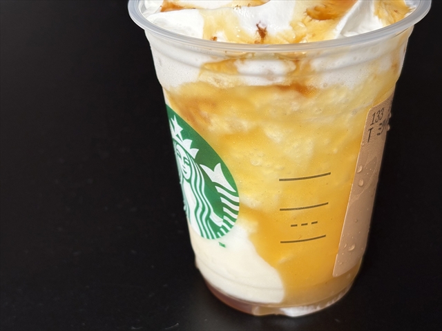 とろり蜜芋 紅はるか フラペチーノ®側面