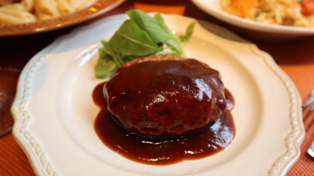 オフィシャル画像「成城石井 ハンバーグステーキ」