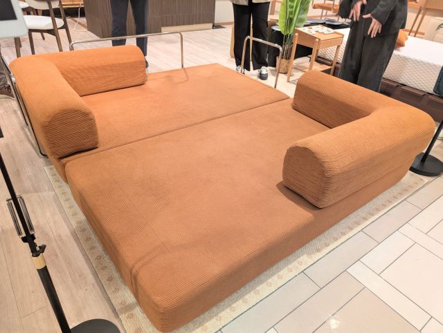 ソファベッド　ベッド時　展示