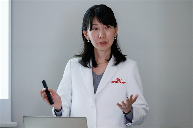 ロイヤルカナン ジャポンのヘルスアフェアーズ マネージャー・学術担当で獣医師でもある平 瑛美氏