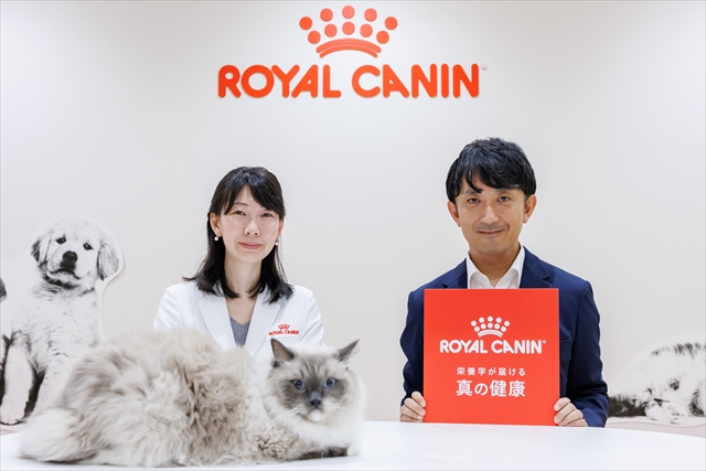 登壇者の西尾 真一郎氏と平 瑛美氏、ゲストのラムちゃん
